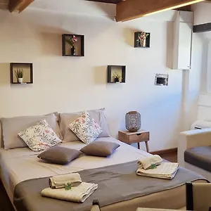 fata-apartament-centro.hotelinveneto.com/